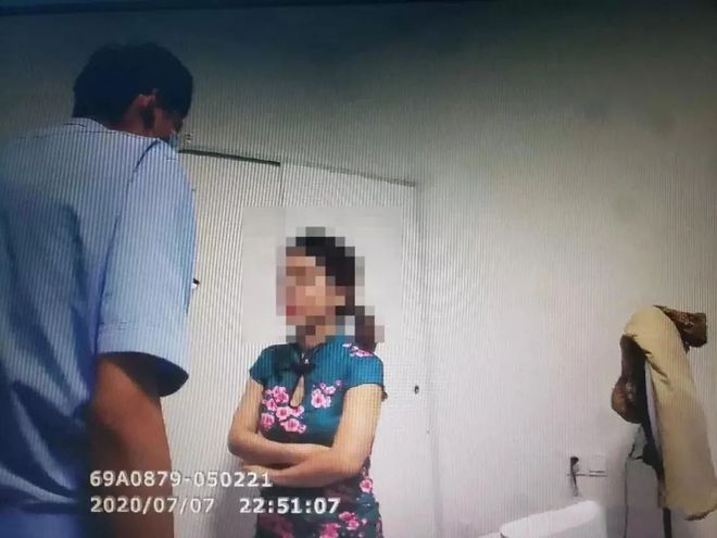 衡水一网络女主播向“粉丝”私信传发淫秽视频(图2)