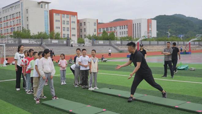 灵台：炎炎夏日 市民健身热潮“挡不住”(图4)